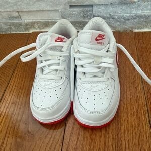 Nike Kids White and Red Force 1 Sneakers